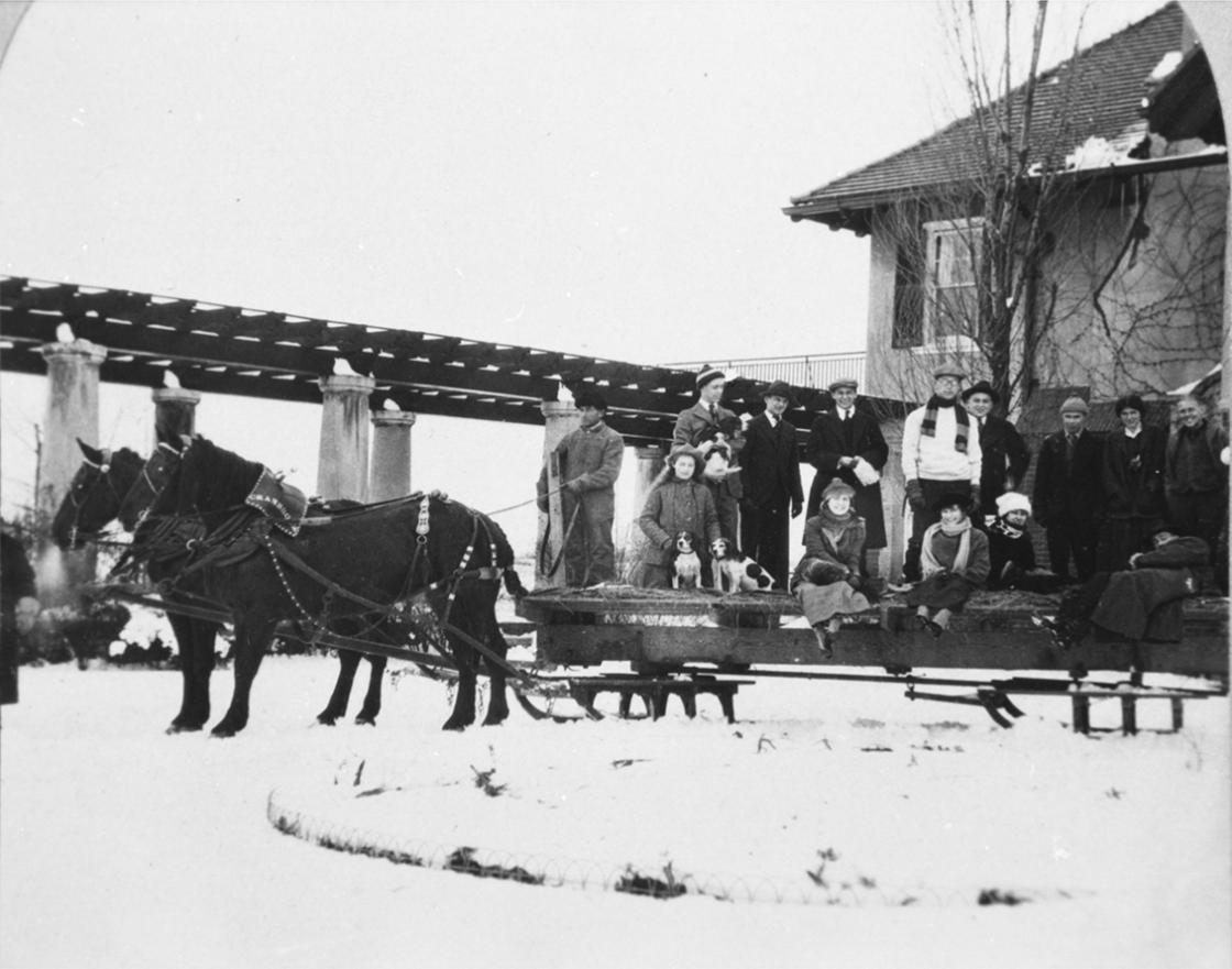Winter Sleighing Party at Cranbrook House, ca. 1915. Cranbrook Archives, Cranbrook Center for Collections and Research.