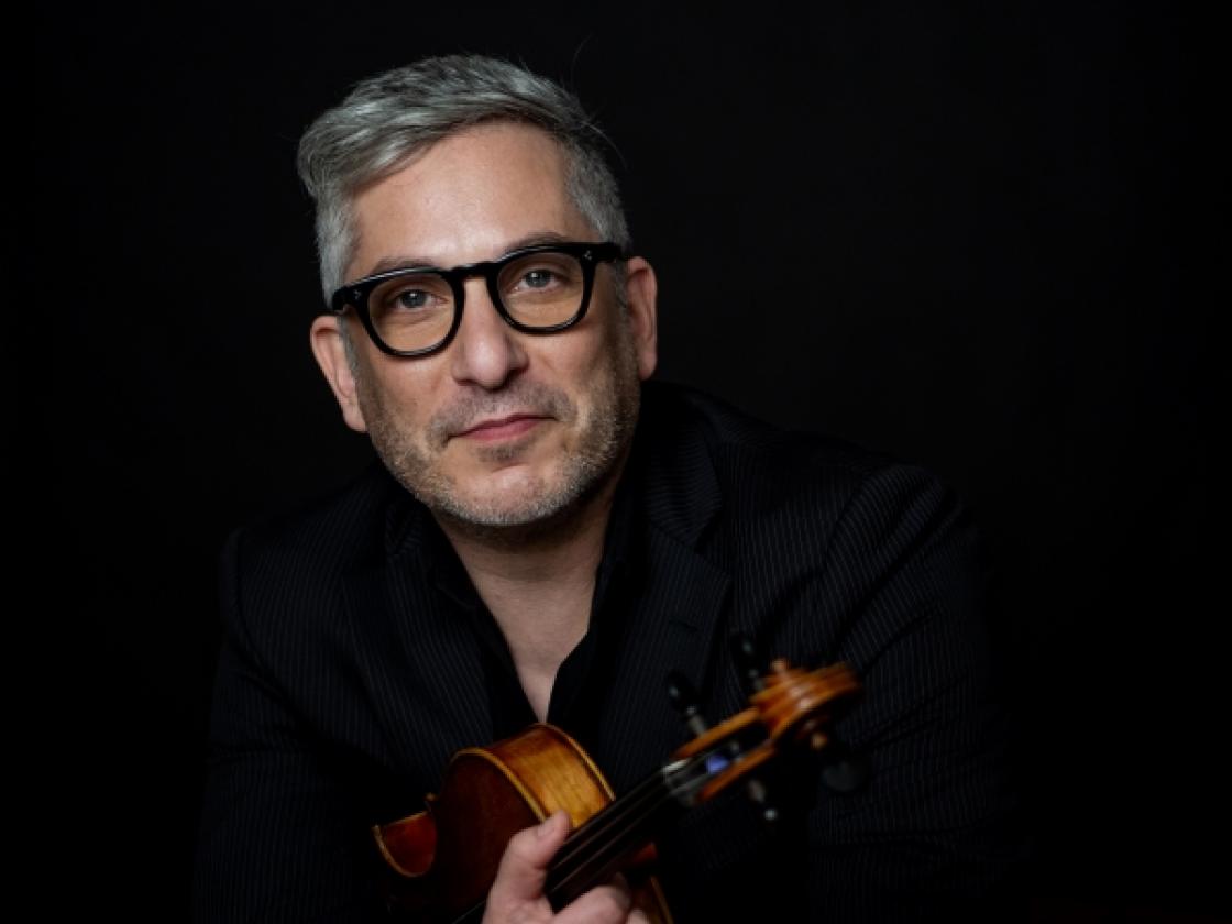 Photograph of violinist Gabriel Bolkosky