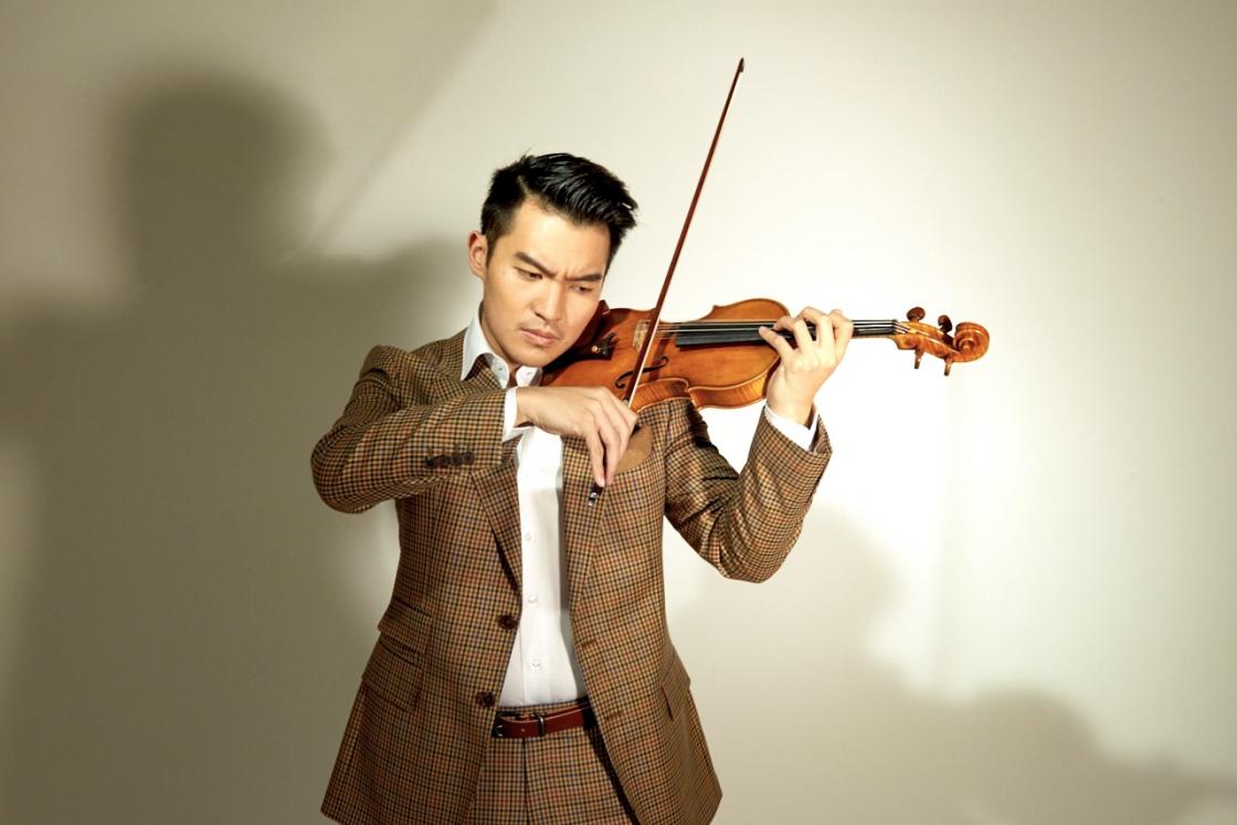 Photograph of violinist Ray Chen, June 2018. Photograph by John Mac.